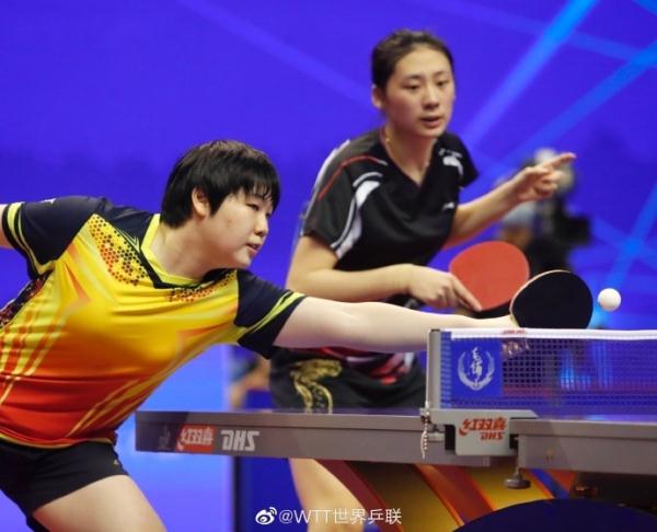 旧的乒乓球 旧的乒乓球